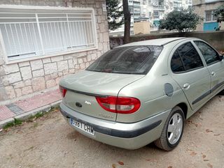 Renault clasico 2003