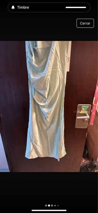 Vestido largo verde satinado