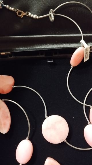 Collar y pendientes en plata y piedra rosa