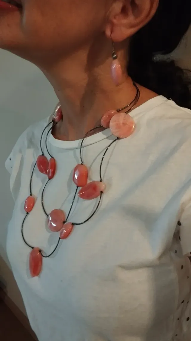 Collar y pendientes en plata y piedra rosa