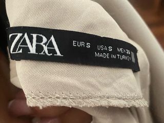 Mono beige Zara - Falda en un lateral 