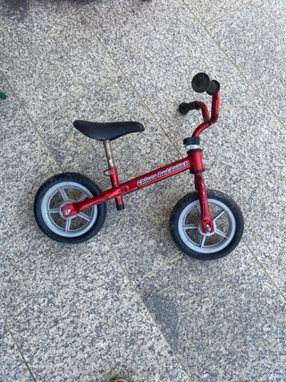 Mini bici sin pedales Chico Red Bullet