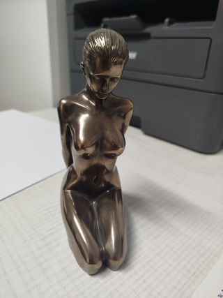 Figura mujer bronce 9,5x5x14cm