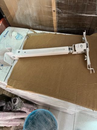 Soporte techo proyector blanco