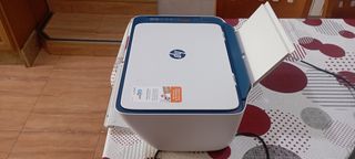 Impresora HP Deskjet 2721e - Azul y Blanca