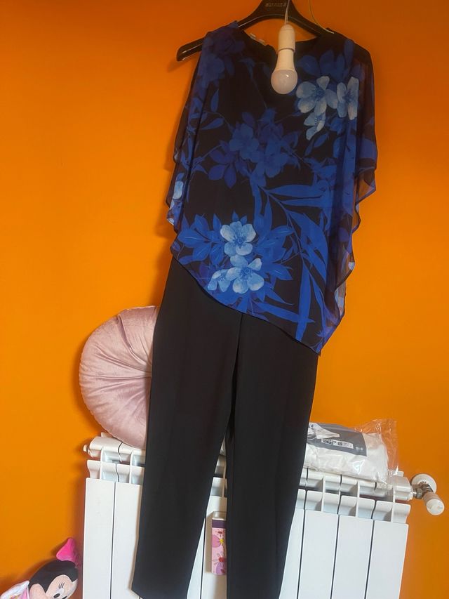 Tuta elegante blu e nera