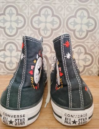 Converse negras bordadas