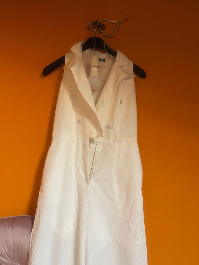 Tuta bianca elegante