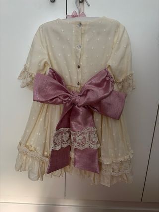 Vestido niña beige, delicado