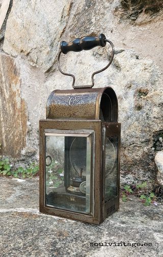 Antigua lámpara petróleo alemana
