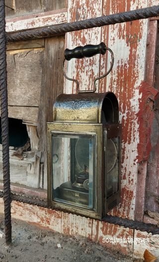 Antigua lámpara petróleo alemana