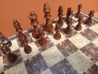 Scacchiera da tavolo in legno il re e 9 centimetri