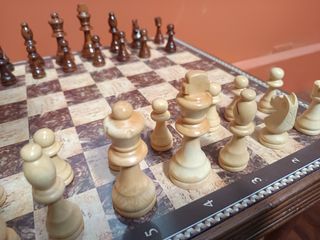 Scacchiera da tavolo in legno il re e 9 centimetri