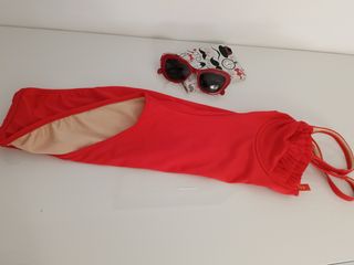 Bañador rojo estilo corsé