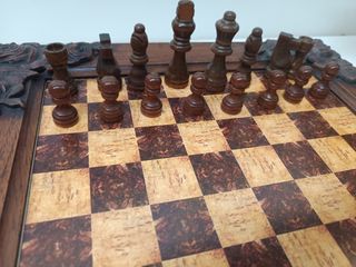 Scacchiera in legno intagliato... Mi 39X39