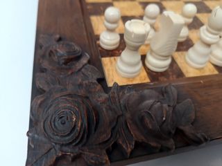 Scacchiera in legno intagliato... Mi 39X39