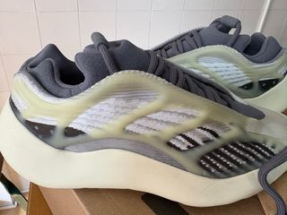 Adidas Yeezy 700 - Zapatillas Beige/Gris