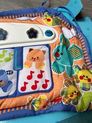 Piano musical Fisher-Price para bebé