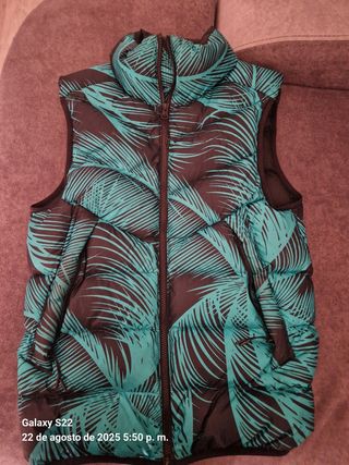 Chaleco acolchado estampado