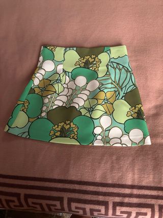 Gonna Zara corta svasata fantasia