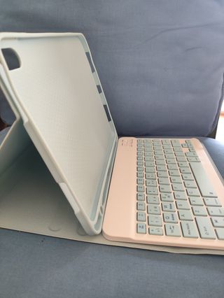 Funda teclado iPad 10 (2022). Color azul celeste.