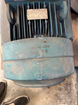 Bomba centrífuga industrial con motor