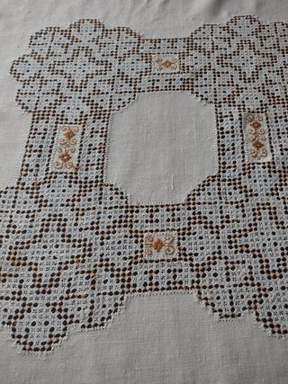 Mantel bordado lino blanco y marrón