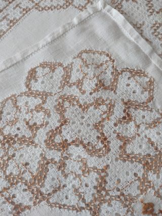 Mantel bordado lino blanco y marrón