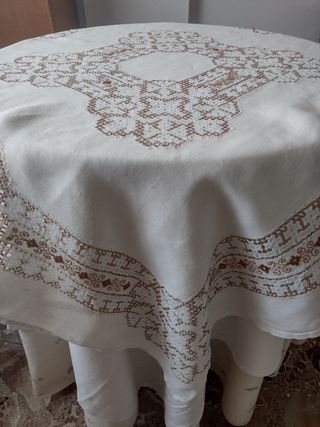 Mantel bordado lino blanco y marrón