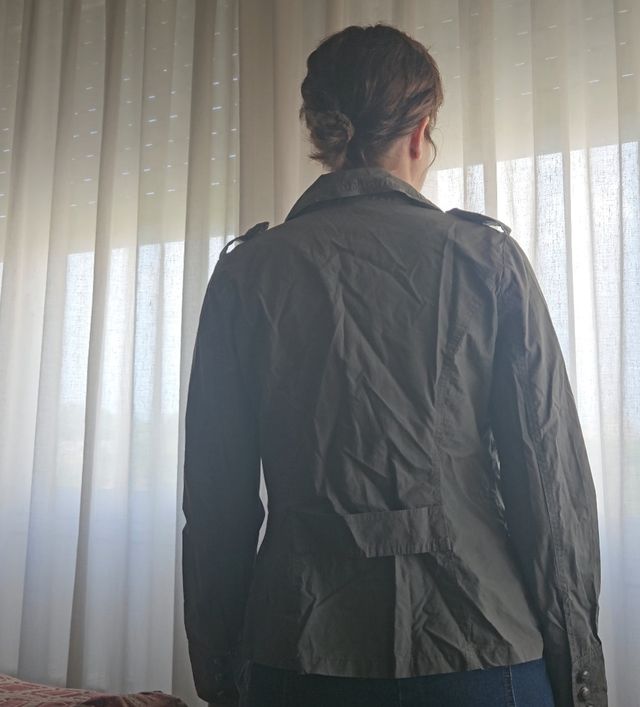 Cazadora militar verde oliva