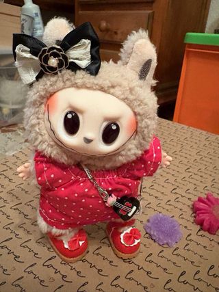 Muñeca Labubu: adorable y tierna