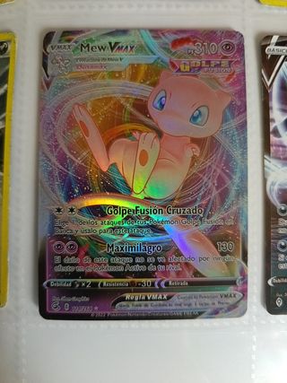 Carta Mew VMAX Pokémon 114/264