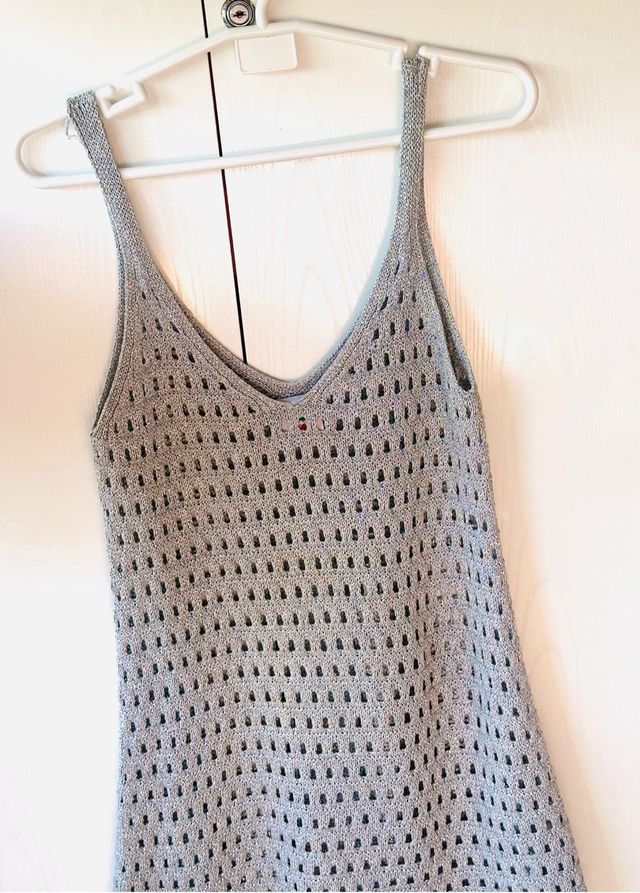 Vestido de punto plateado