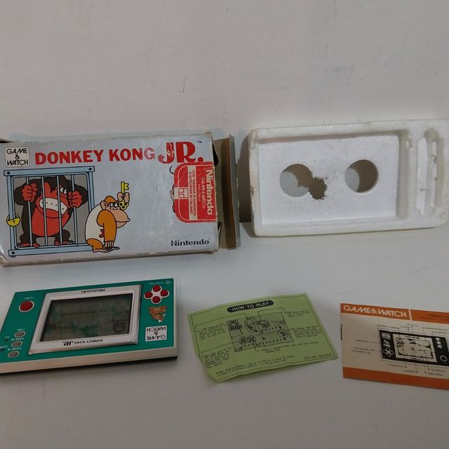 Nintendo Donkey Kong Jr. Game & Watch