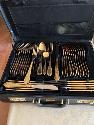 Cuberteria de Lujo dorada y plateada CRC 70 piezas