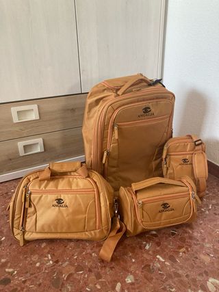 Set viaje Angalia: Maleta + 4 Bolsos