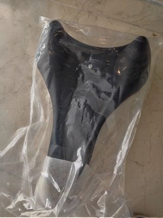 Patinete 3 ruedas, color negro vino en el ColaCao