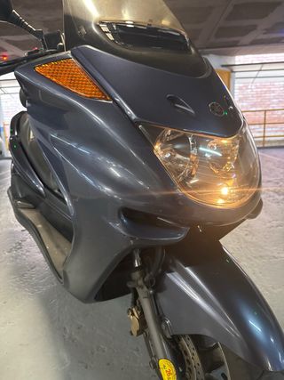Moto Scooter Yamaha Majesty 250