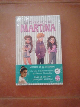 Misterio en el internado (La diversión de Marti...