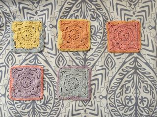 5 Granny Squares - Multicolor