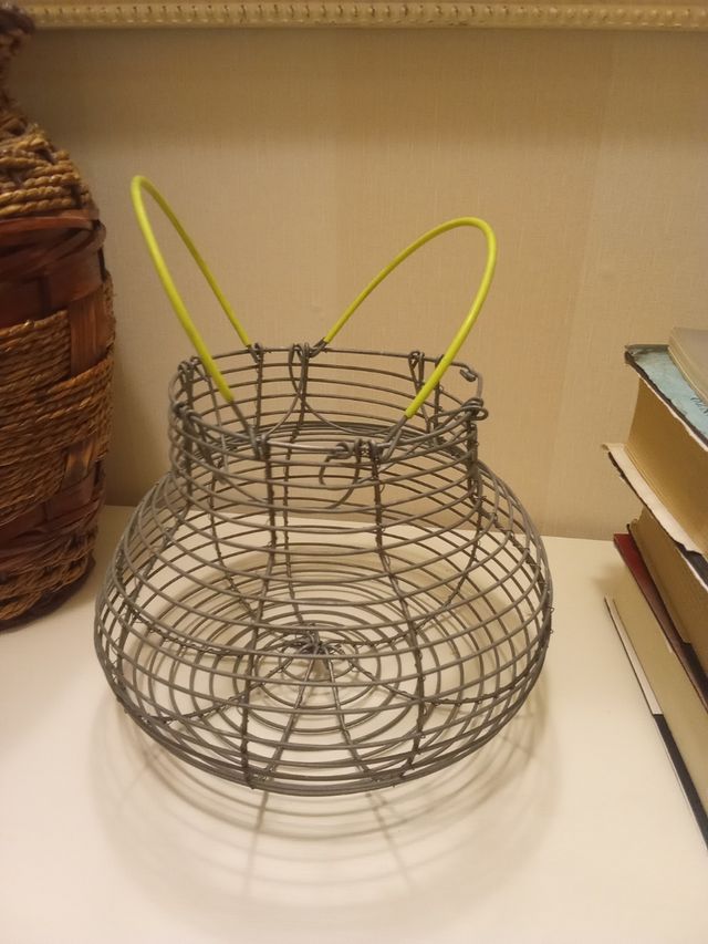 Cesta metal vintage amarilla