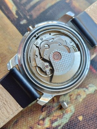 Reloj LOV automático