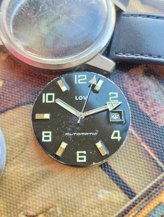 Reloj LOV automático