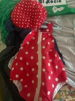 Traje bebe lunares rojo - 2-3 años