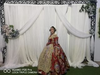 Traje Fallera: Rojo y Dorado