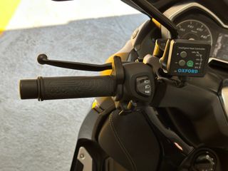 YAMAHA X-MAX 300 IRON MAX