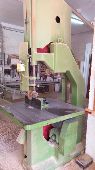 Sierra de cinta industrial usada