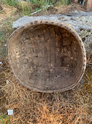 Cesto mimbre antiguo