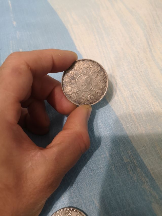 3 Monedas Antiguas reproducción 