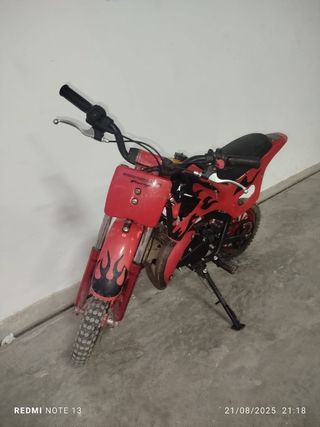 Minimoto infantil roja